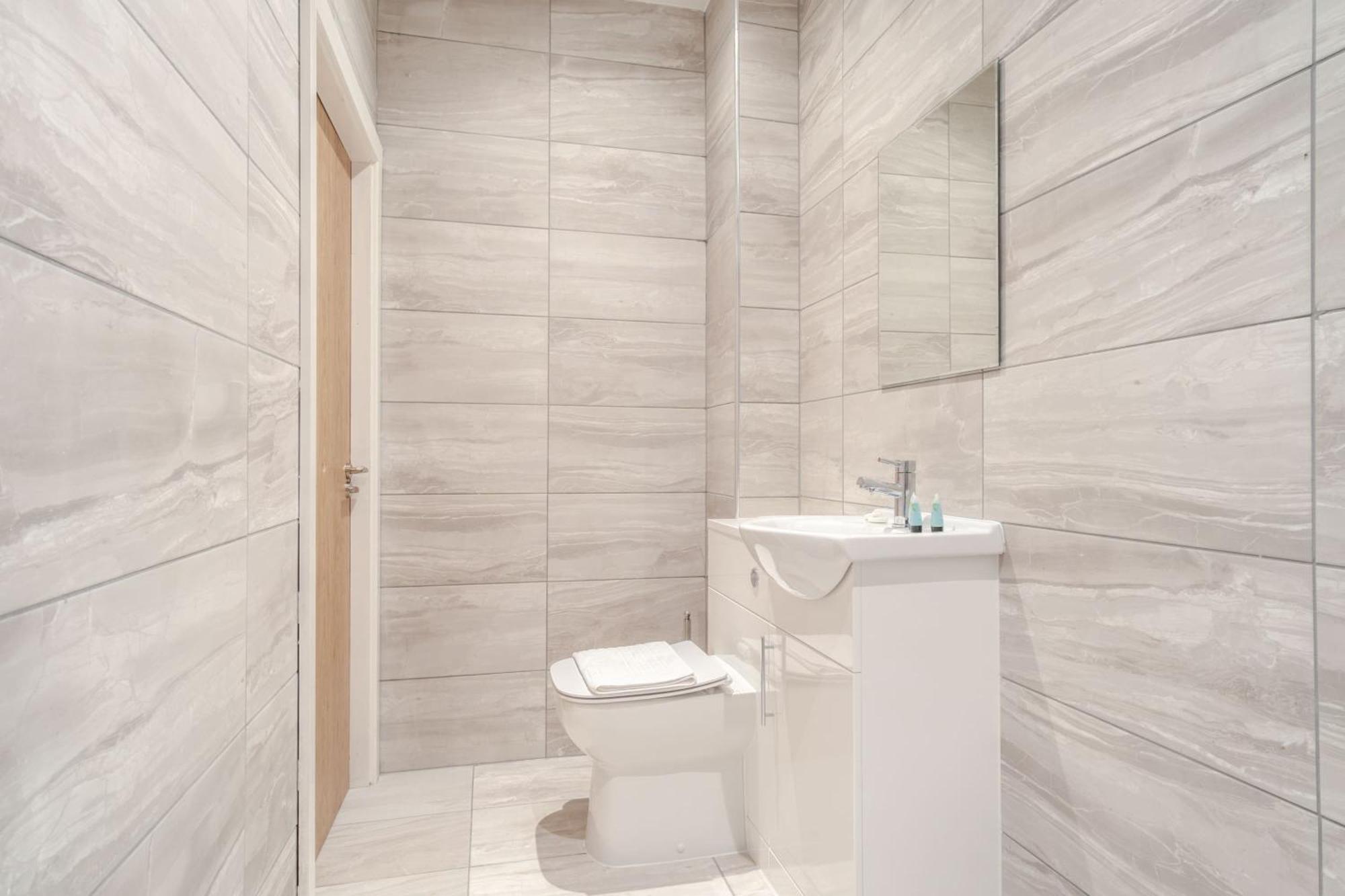 Modern 1 Bedroom Appartamento